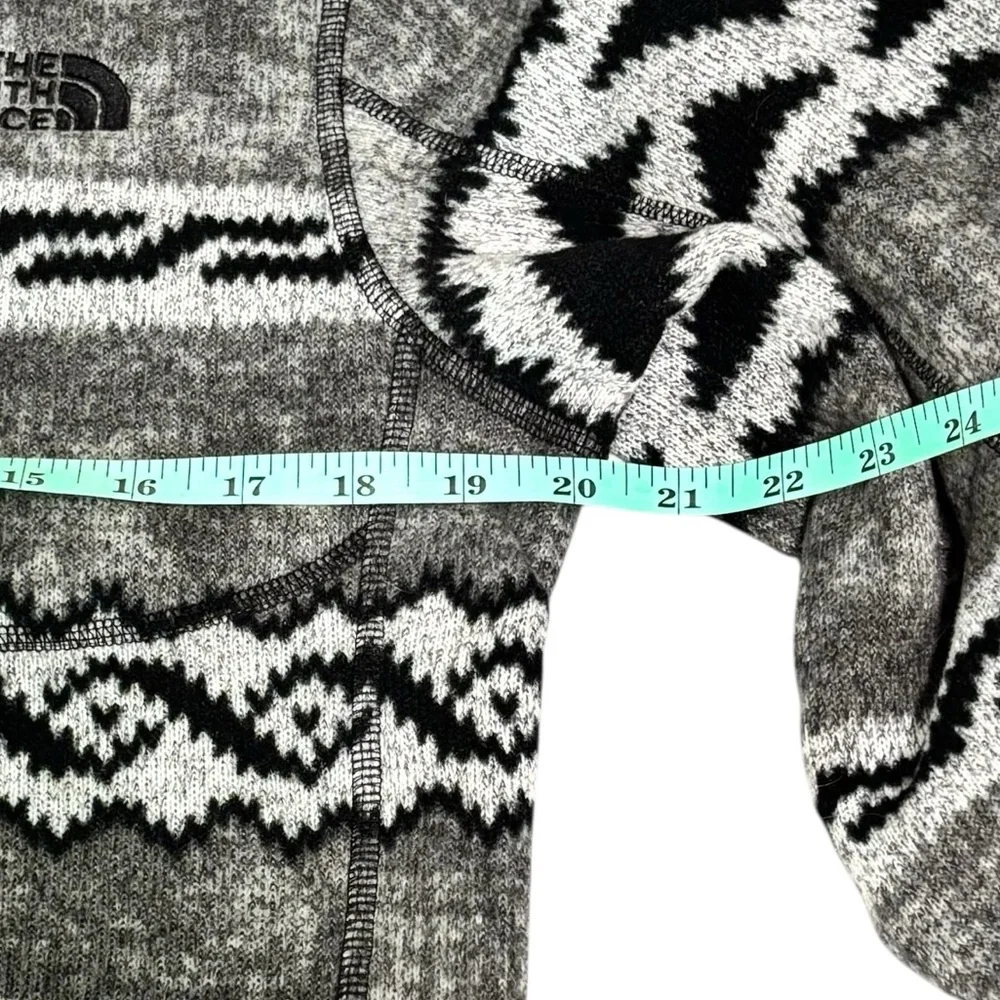 The North Face - The Gordon Lyons - Half Zip - Aztec or Tribal Inspired - Size S